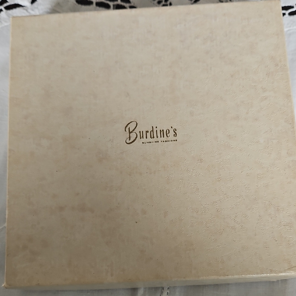 VINTIGE Burdine's Elegant Cream Box